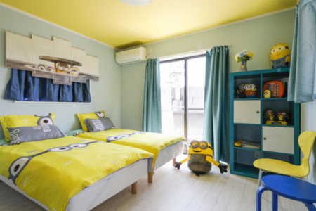 天窓のある3階西側寝室