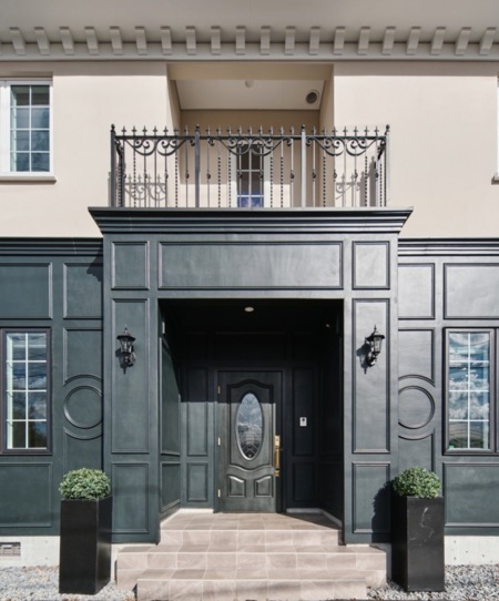 広々としたエントランス