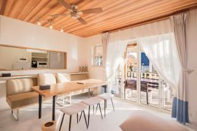 屋根付きで快適な空間